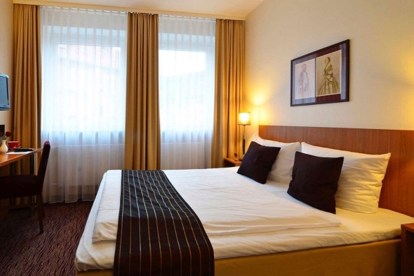 Comfort Hotel tom Kyle